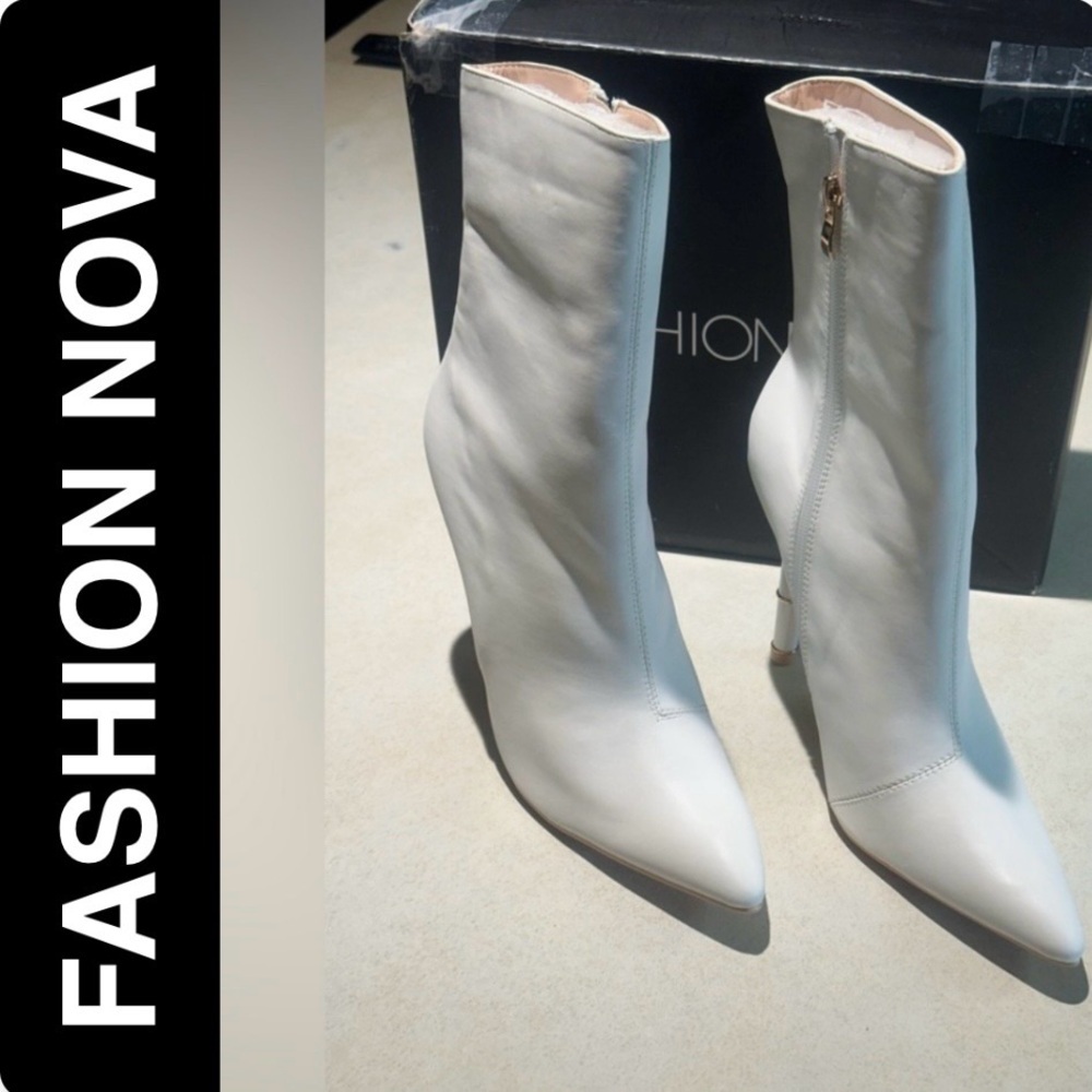 FASHION NOVA Ivory Women's Ankle Boots Size 10 - Picture 8 of 8